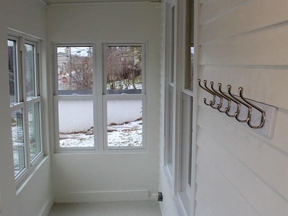 3rd image of 107 W South Ave