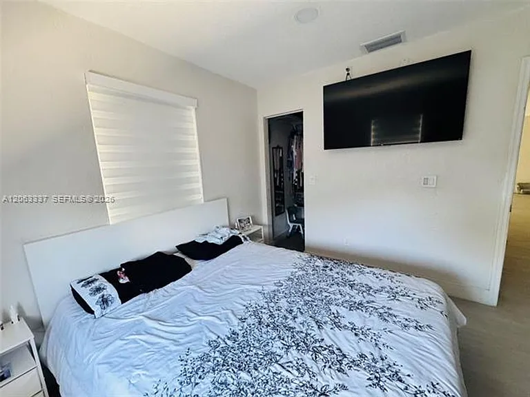 75 SW 18th Ave #75 — Photo 15