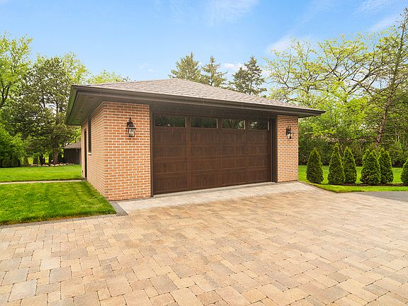 4th image of 21270 W Linden Ln