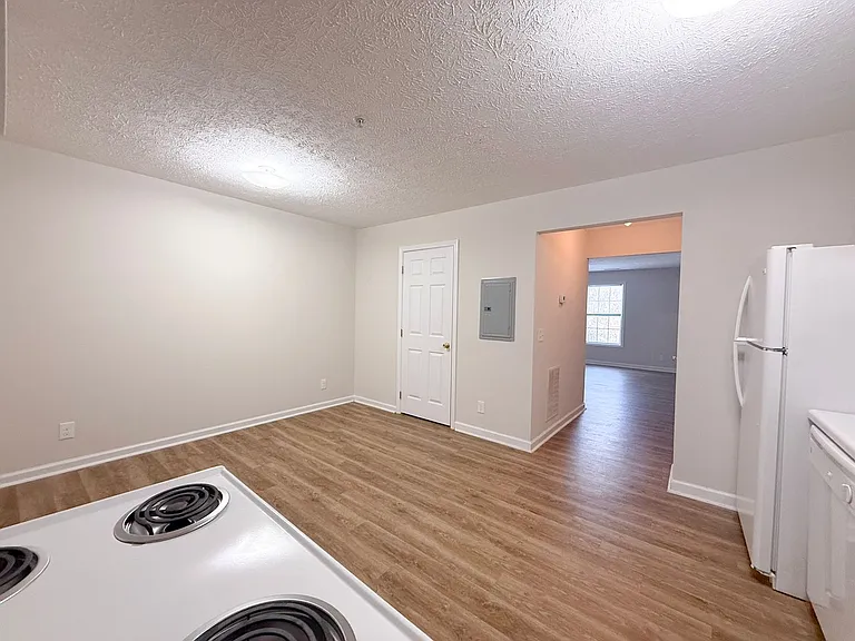 1320 Carolina Ave — Photo 9