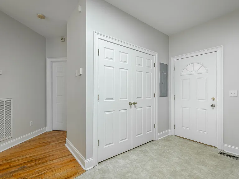 1911 Duncan Ave — Photo 13