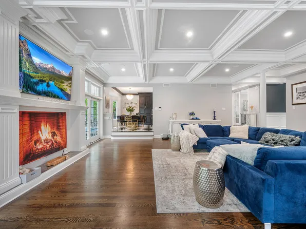 373 Ocean Terrace image 7 of 47