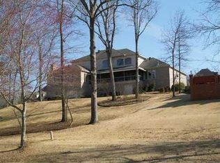 906 Golf View Dr, Searcy, AR 72143