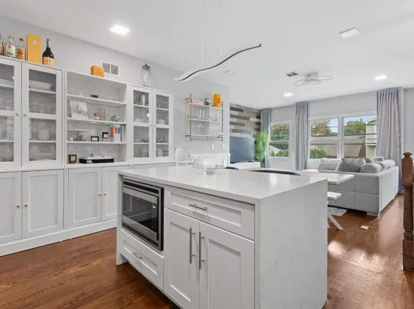 114 Bleecker Street image 5 of 24