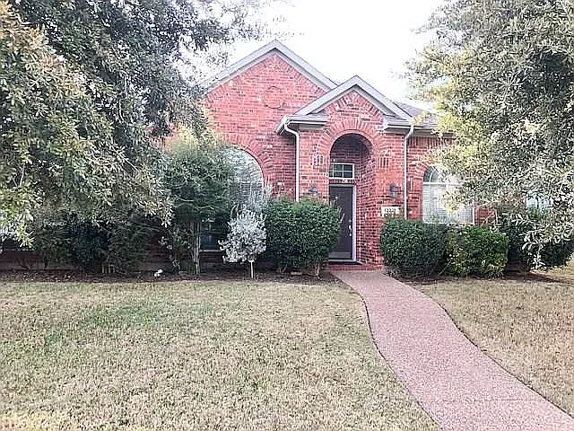 3 bed, 2145 sqft, $2,595 — Photo 2