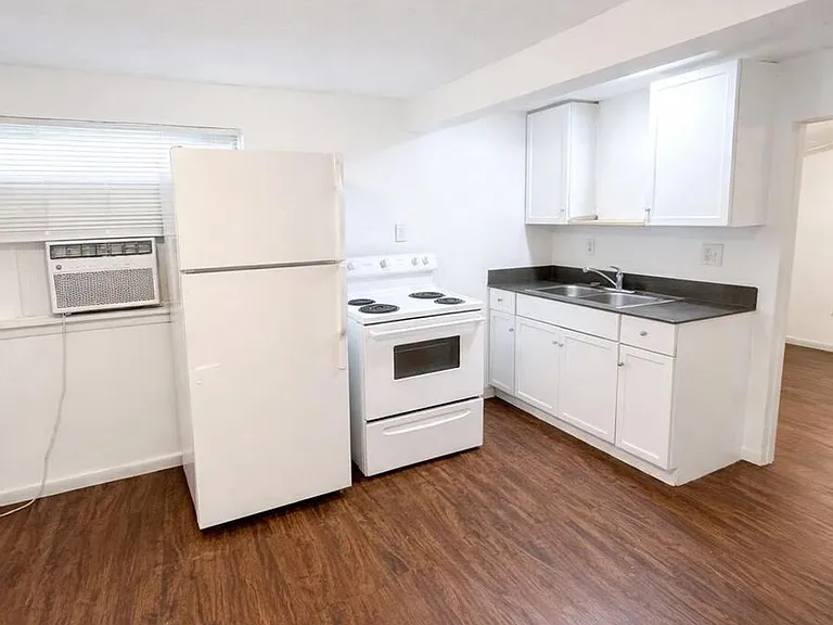 507 W Baker St #1 — Photo 3