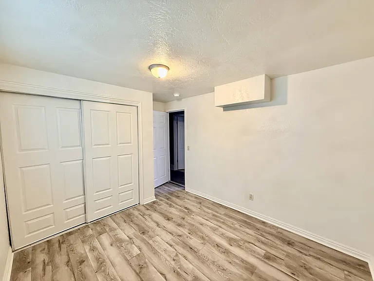1247 N 700 W — Photo 23