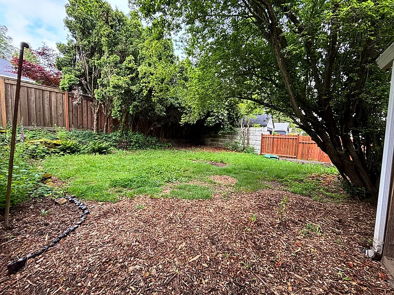 3834 NE Senate St — Photo 25