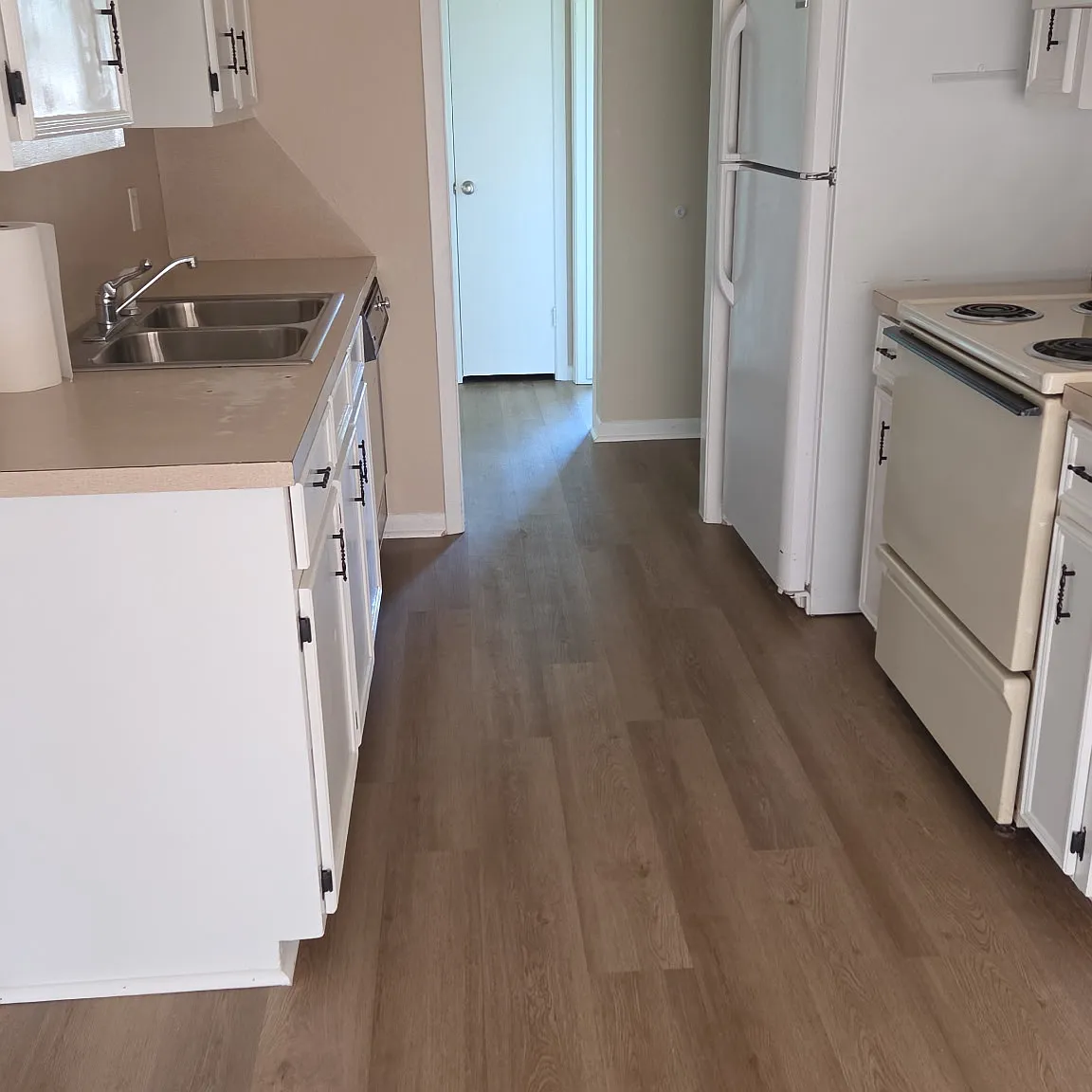 903 Simpson Rd — Photo 3