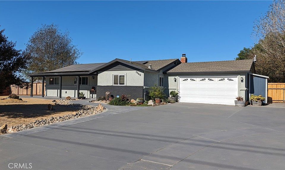 1st image of 1360 Cielo Ln