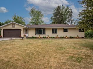 2925 S Connie Ln, New Berlin, WI 53151
