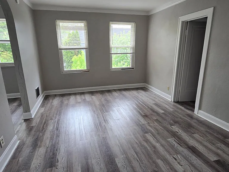 5043 W 24th St #1 — Photo 2