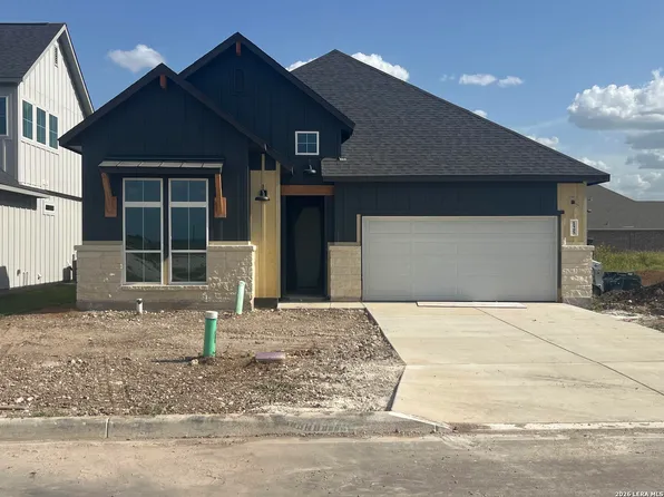 125 Travis Drive, Castroville, TX 78009