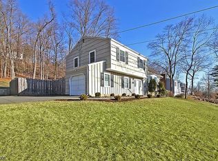 18 Saint Josephs Dr, Stirling, NJ 07980