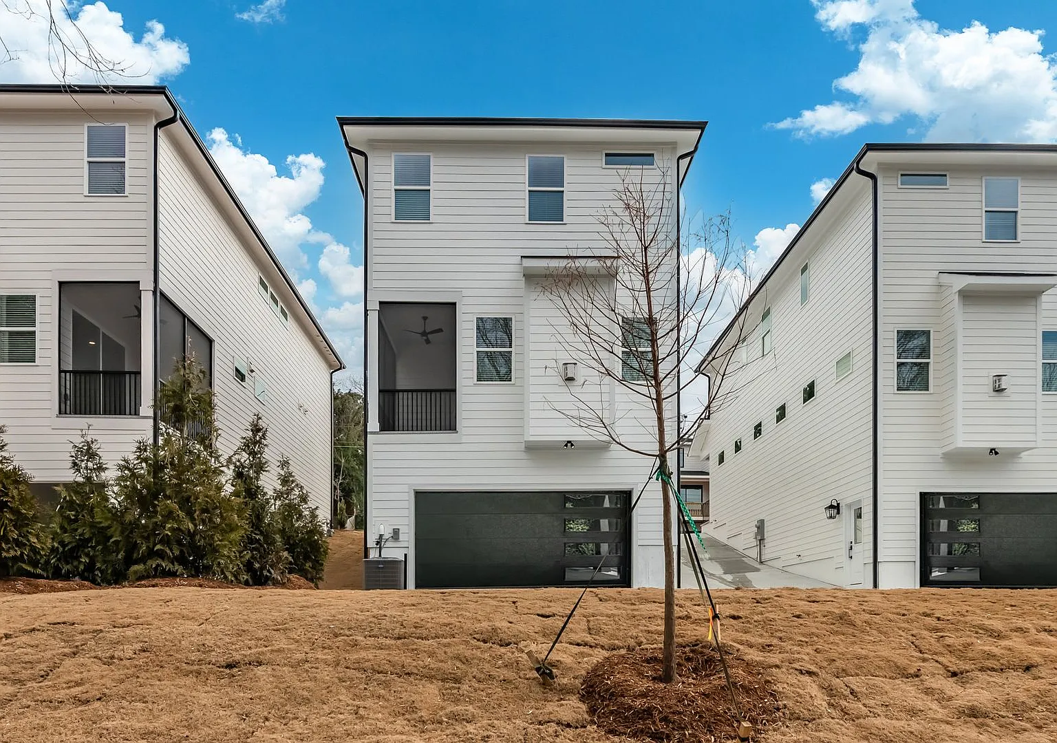 Half-Off 1st Months Rent For Beautiful Custom Home In Durham — Photo 4