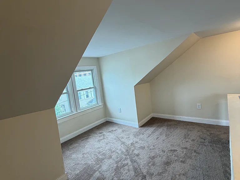 210 N 4th St — Photo 14