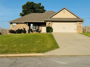 104 Chelsea Ln, Pocola, OK 74902