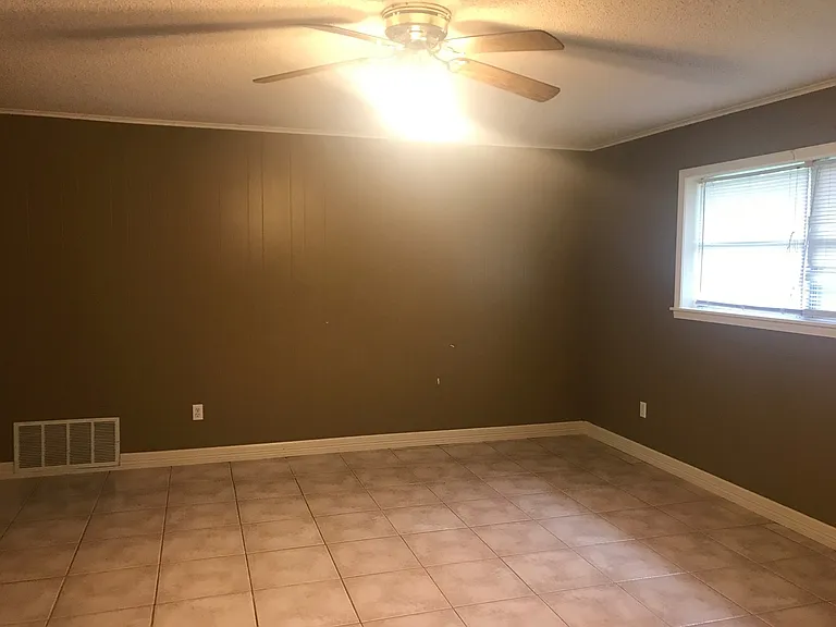 1509 Caldwell St — Photo 6