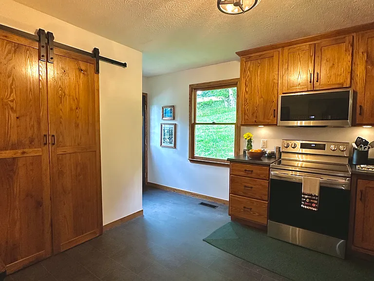 3621 Valley Rd — Photo 6