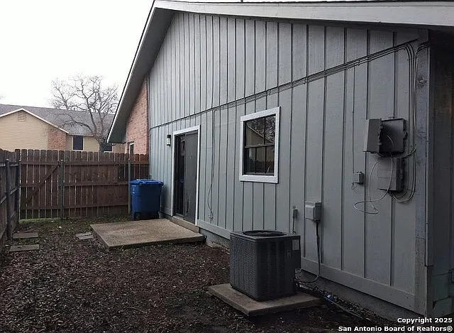 5310 Gawain Dr — Photo 21
