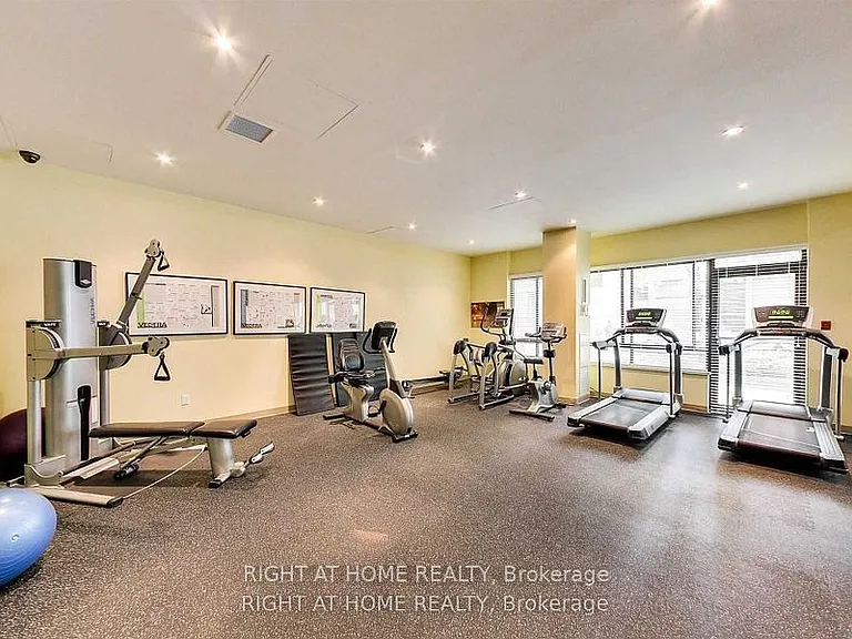 280 Simcoe St #807 — Photo 28