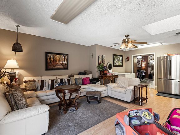 2nd image of 442 High View Dr