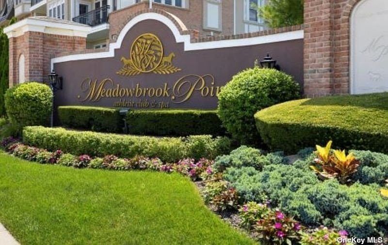 Meadowbrook Pointe 458 Pacing Way Westbury NY Zillow