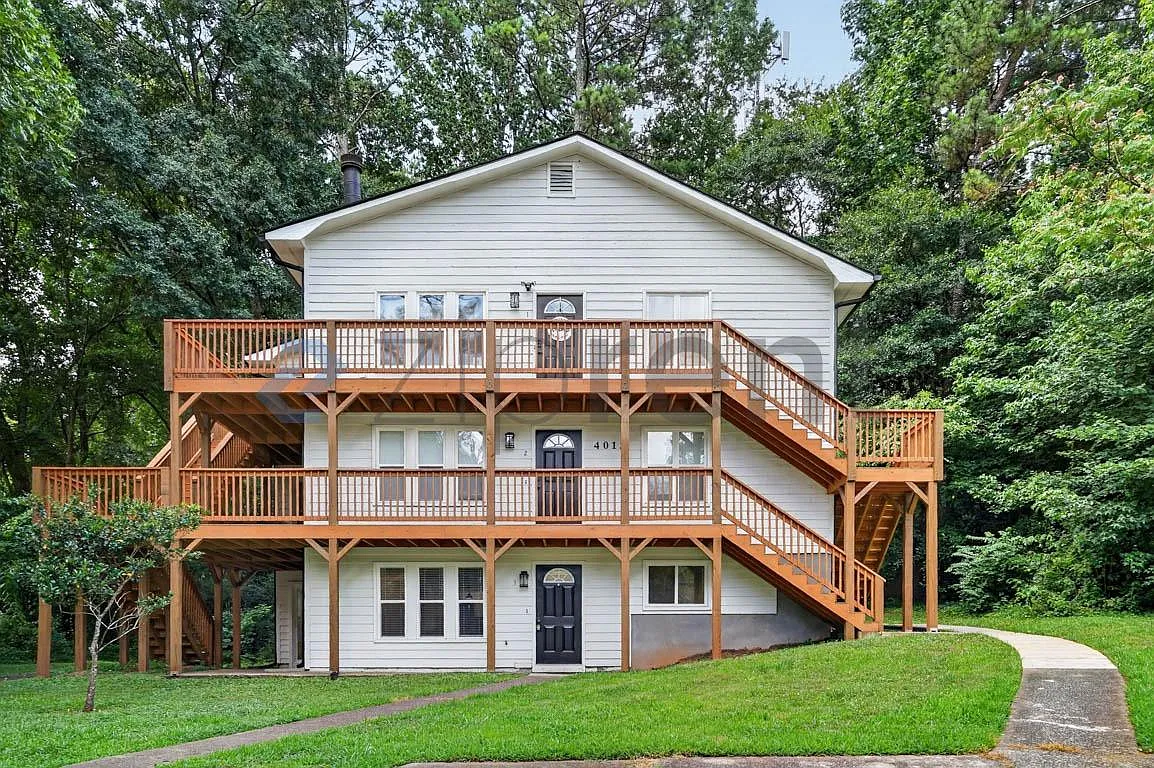 2 bed, 1100 sqft, $1,750 — Photo 1