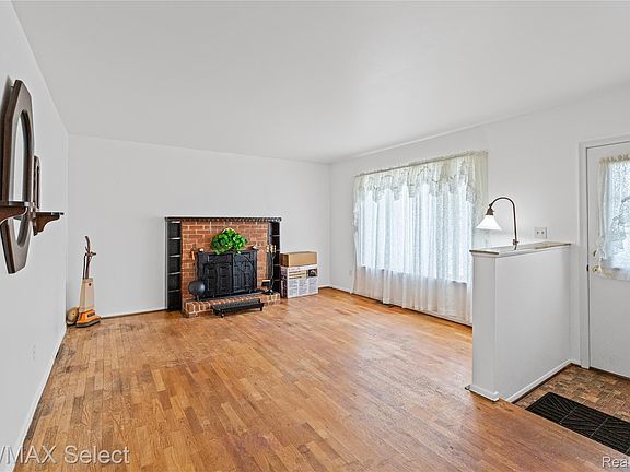 5th image of 5184 Worchester Dr