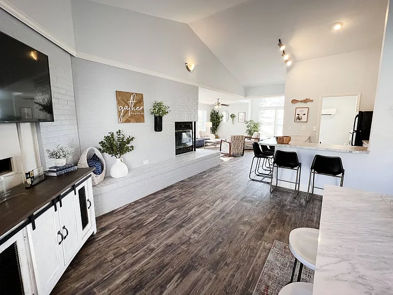 Woodhills Apartments — Photo 19