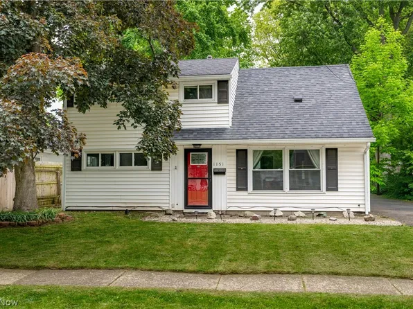 1151 Ruth Ave, Cuyahoga Falls, OH 44221