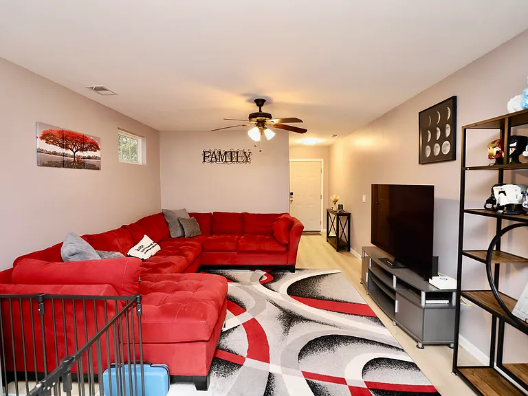 1733 Benelli St — Photo 14