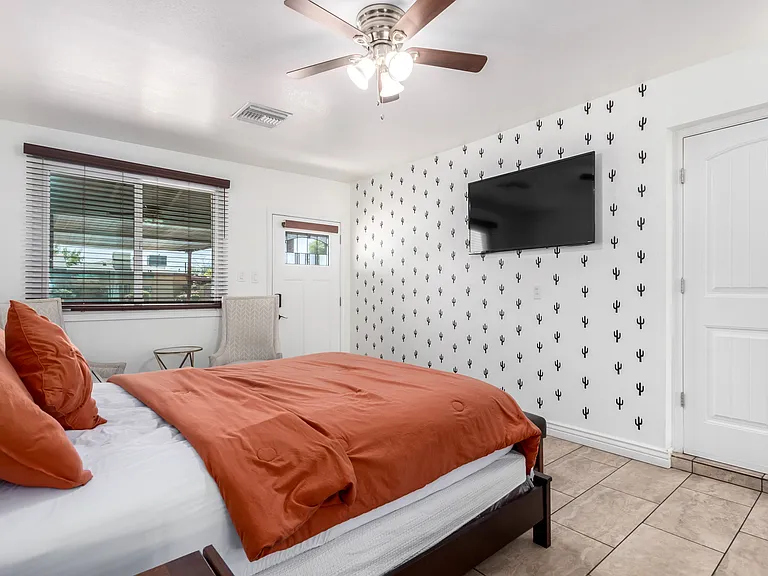 3212 E Granada Rd — Photo 16