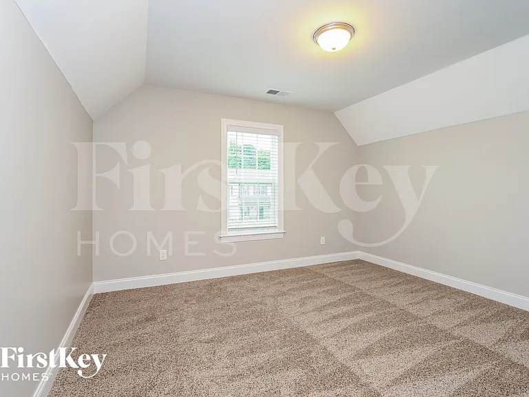558 Dorchester St — Photo 14