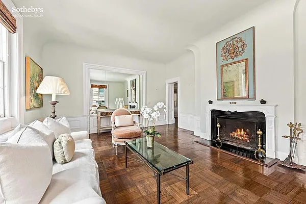 Sold by Sotheby's International Realty | media 18