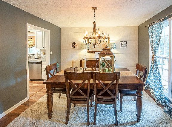 3rd image of 216 Cherry Hills Dr