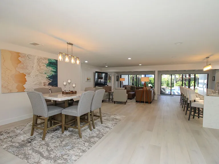 1555 Crayton Rd — Photo 10