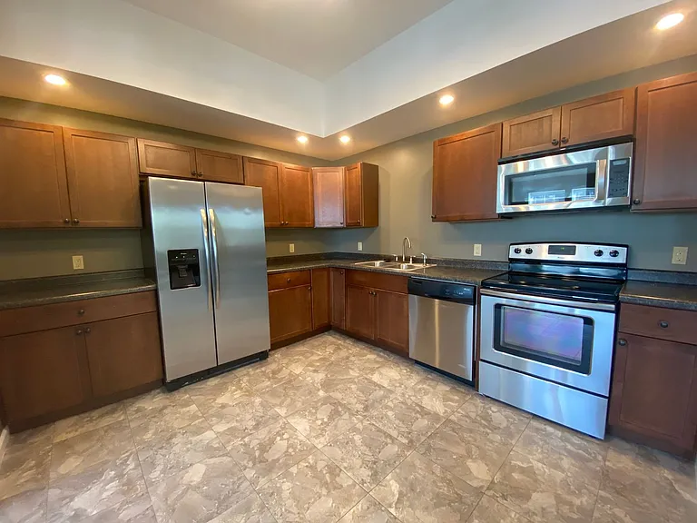 327 S 8th St #330 — Photo 16