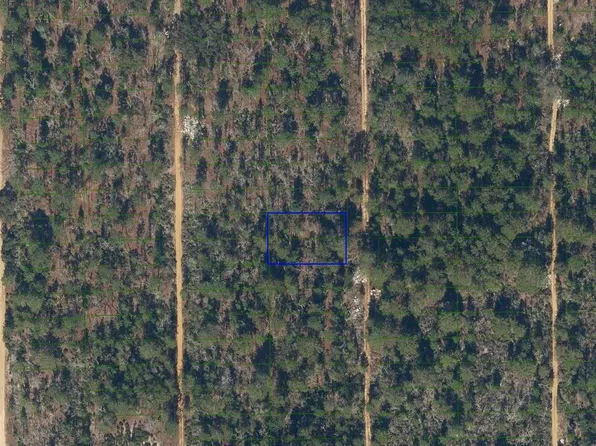 225 Maple Dr #26, Interlachen, FL 32148