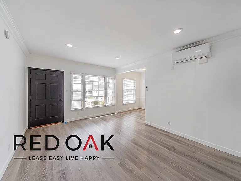 1848.5 N Edgemont St #5 — Photo 1