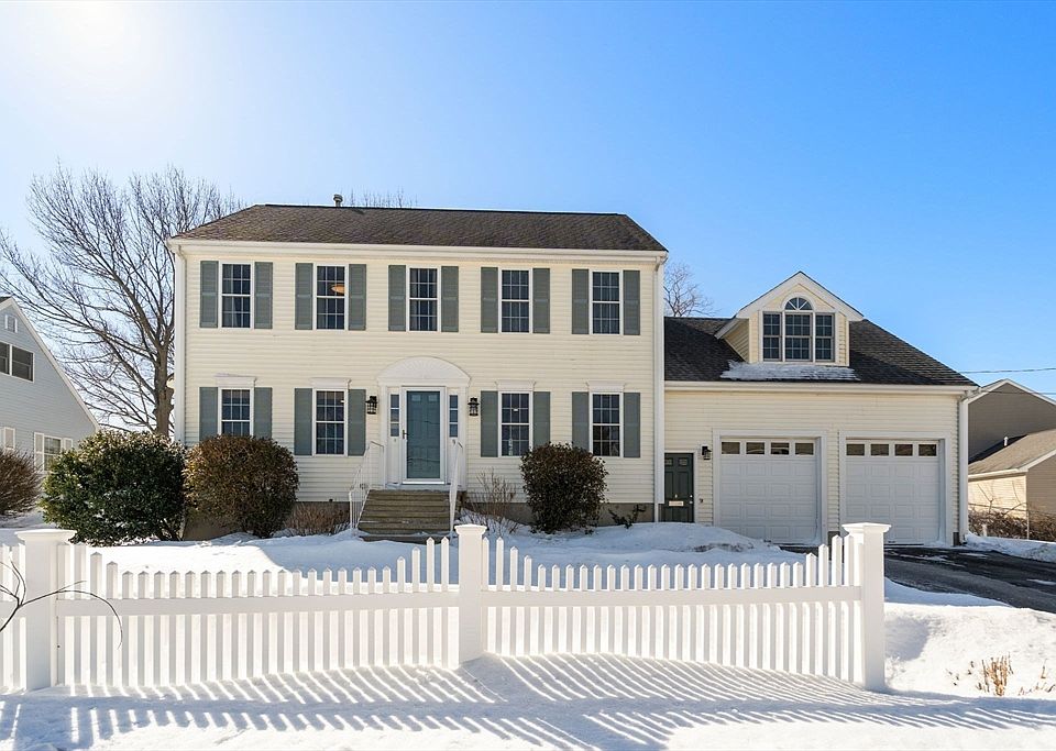 1st image of 9 Davids Island Rd