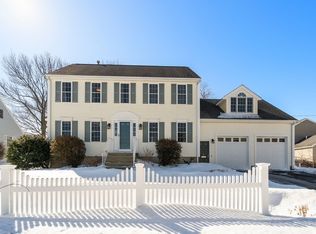 9 Davids Island Rd, Weymouth, MA 02191