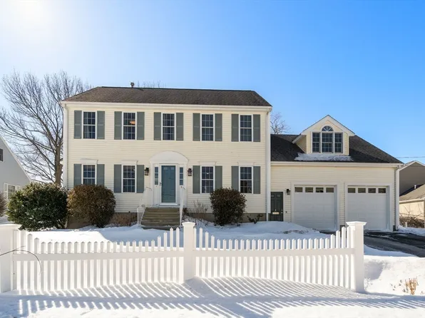 9 Davids Island Rd, Weymouth, MA 02191
