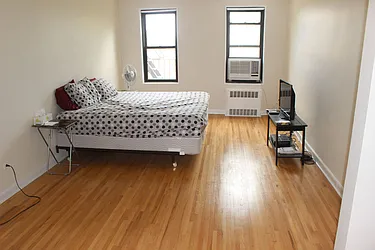 Sold by Thomas Lipovetsky, LREB