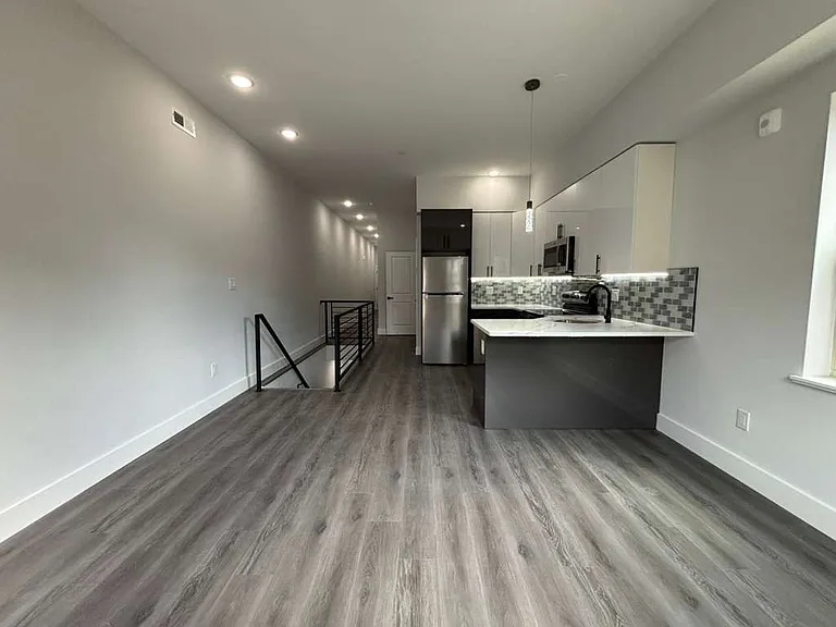 1940 N 22nd St #2 — Photo 4