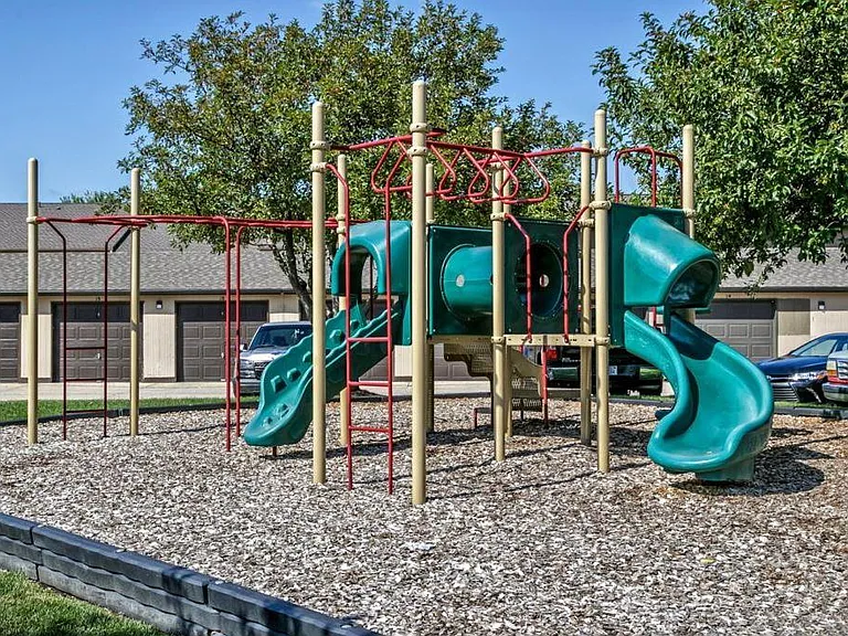 Huntington Park — Photo 12