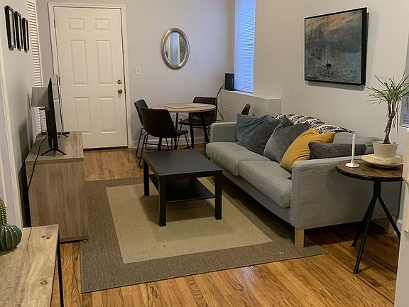 2nd image of 2315 N Greenview Ave APT 1R