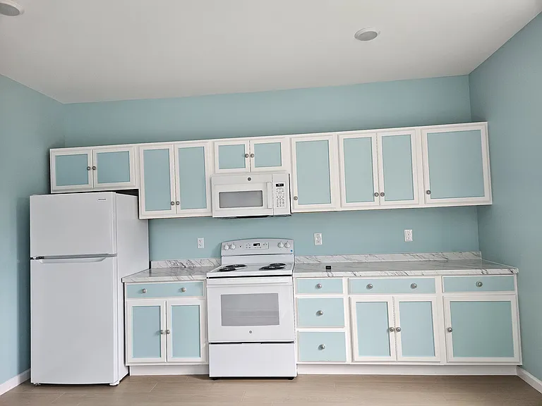 308 Hall St #B — Photo 3