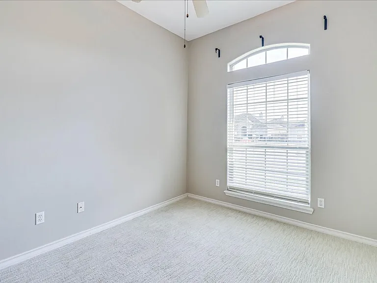 5810 Aava — Photo 38