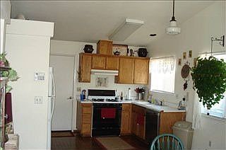 2nd image of 1600 Calistoga Way